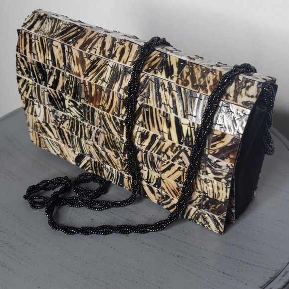 Authentic Mod by Design Shell Cross-body Bag - Picture 10 of 12